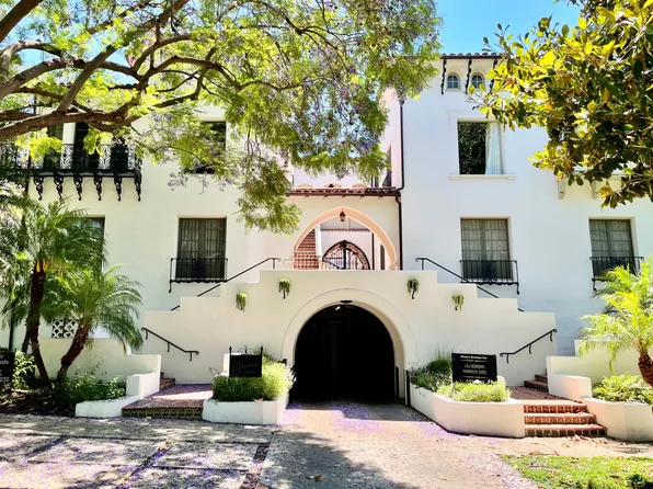 1330 N Harper Ave, West Hollywood, CA