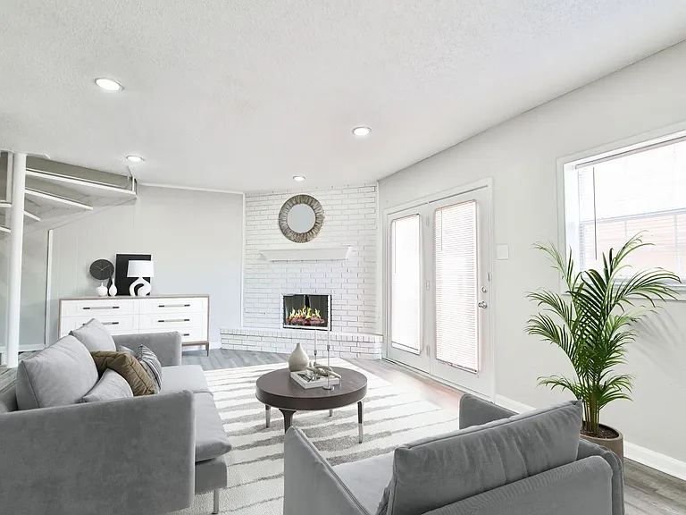 5018 Kenosha Ave — Photo 2