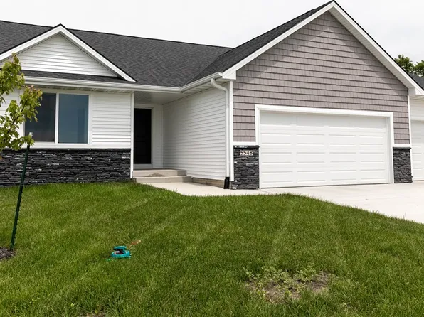 5548 Pine Valley Dr, Pleasant Hill, IA 50327