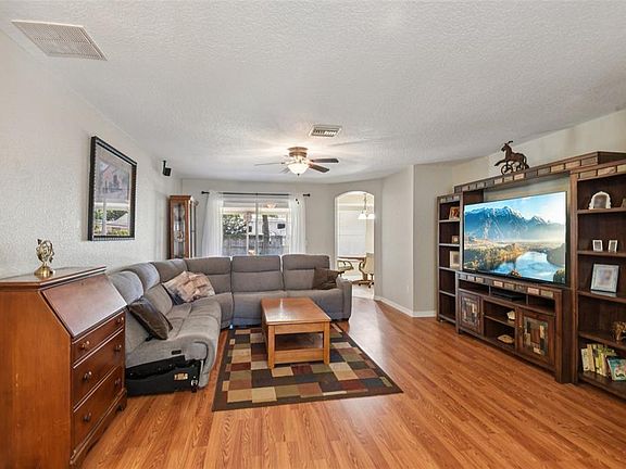 2nd image of 6633 Hone St