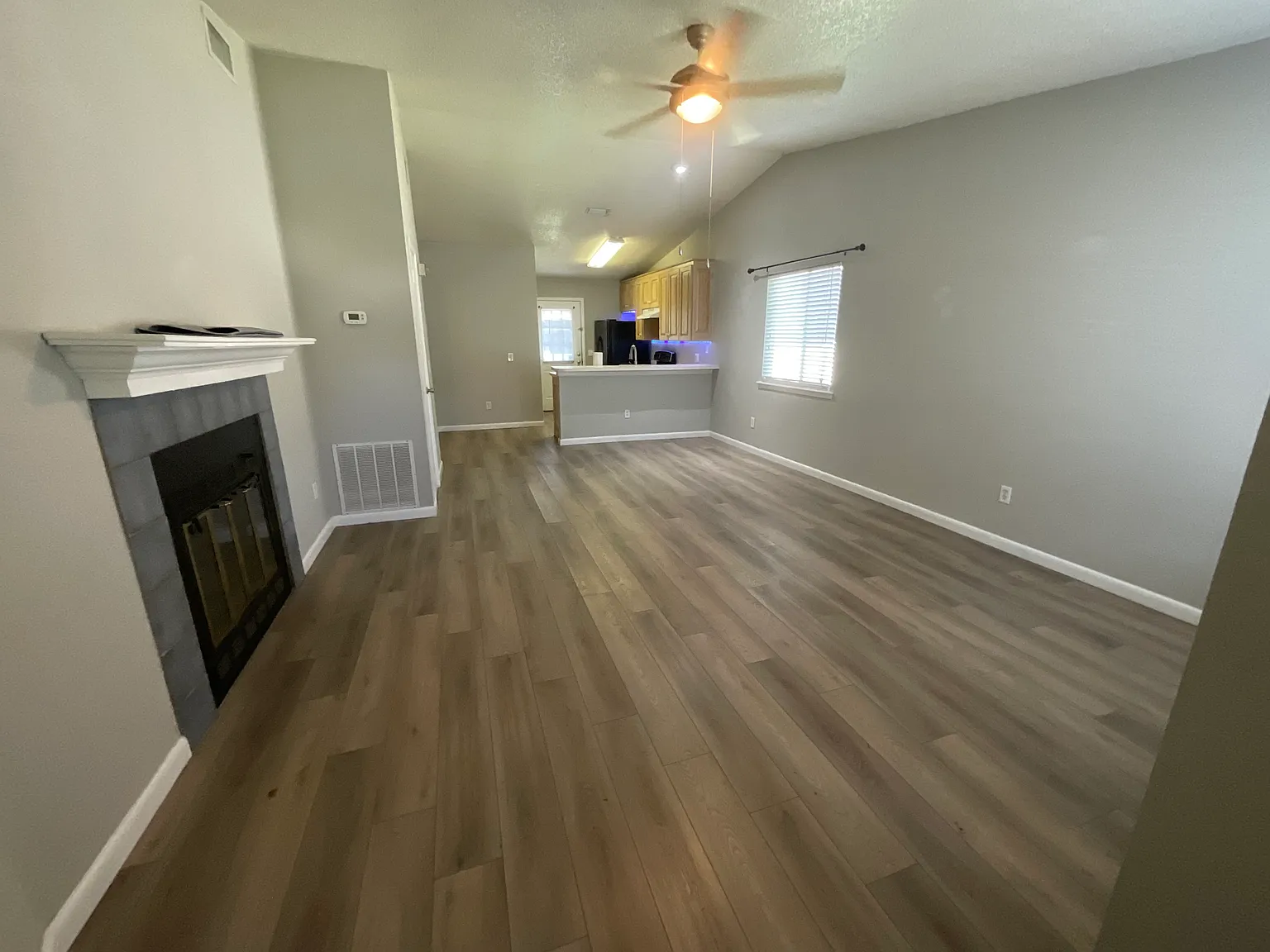 2 bed, 937 sqft, $1,100 — Photo 2