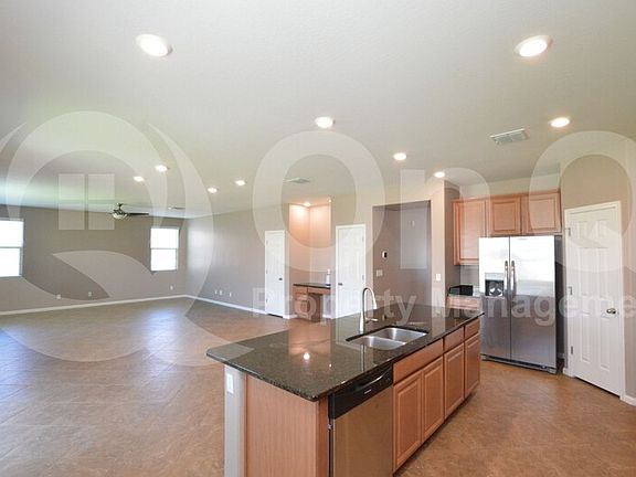 5th image of 1128 E Regent Dr