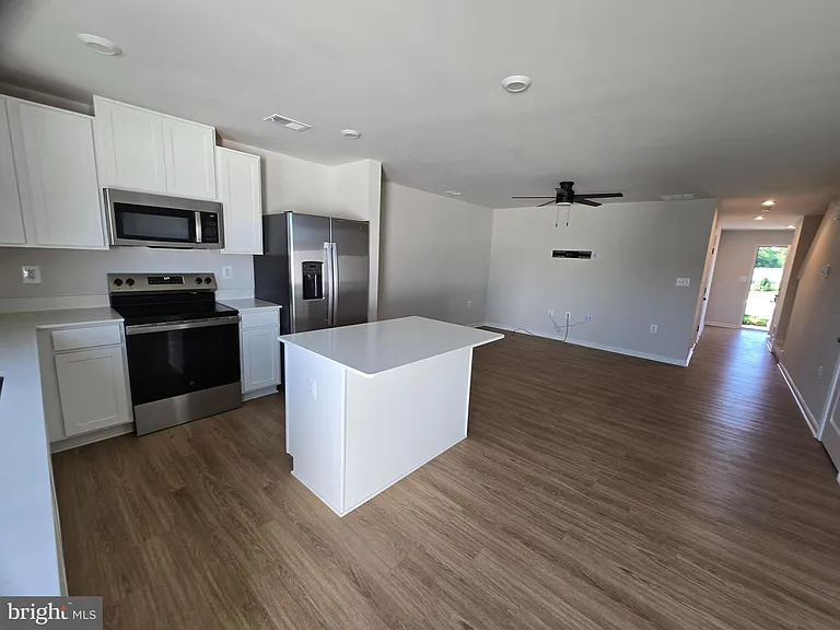 33 Apollo Rd — Photo 34