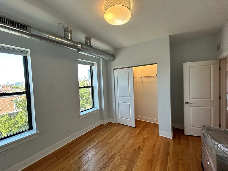 1801 S Throop St #403 — Photo 7