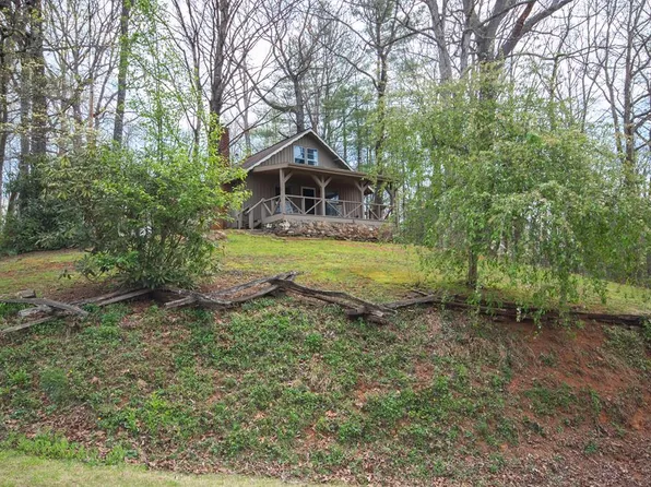 205 Pine Ridge Dr, Franklin, NC 28734