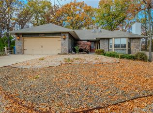 8 Scotch Broom Ln, Bella Vista, AR 72715