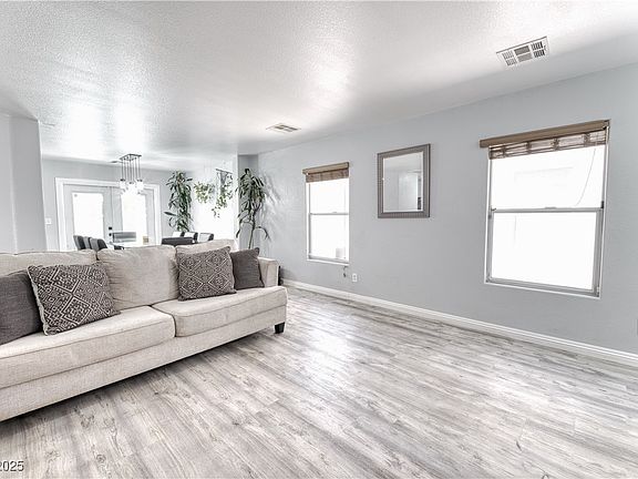 4th image of 5037 Diamond Ranch Ave