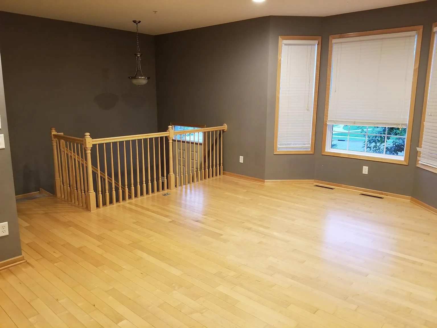 3 bed, 1884 sqft, $2,450 — Photo 3