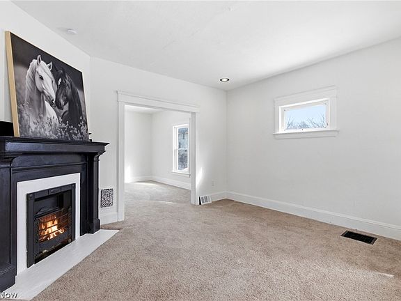 5th image of 10525 Elk Ave