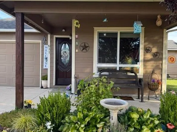 611 E A St, Culver, OR 97734