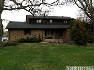 9991 Oak Shore Dr, Lakeville, MN 55044