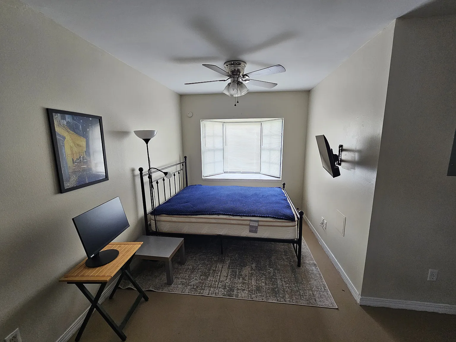 1 bed, 812 sqft, $900 — Photo 2