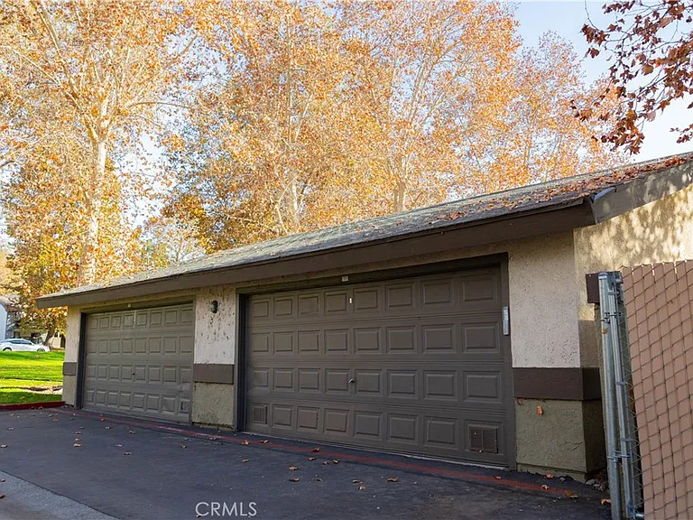 1219 N Edwards St #33 — Photo 42