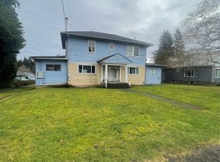723 Barnhart St, Raymond, WA 98577