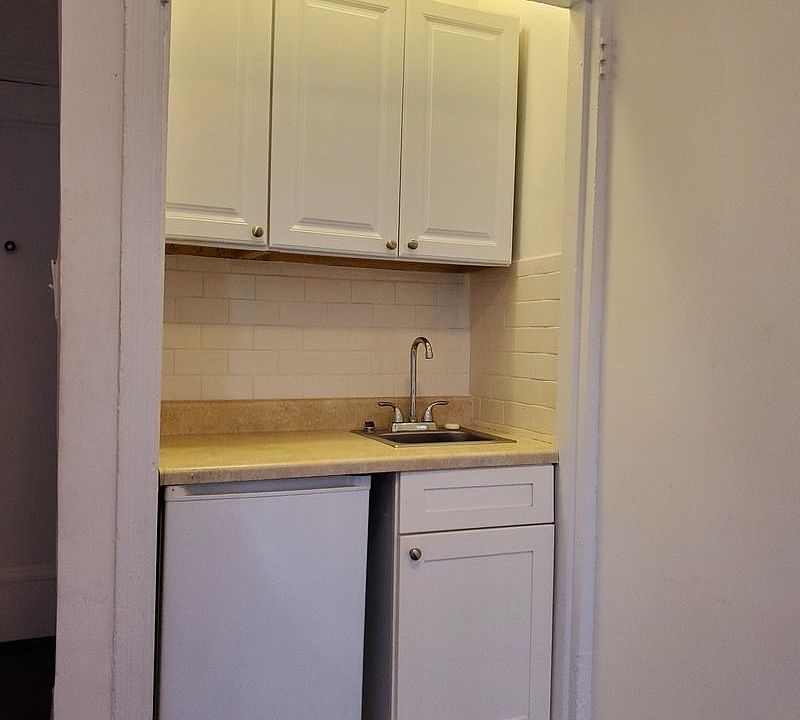 2nd image of 49 W 11th St APT 17