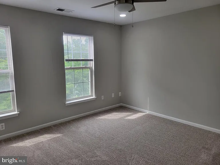 44189 Litchfield Ter — Photo 14