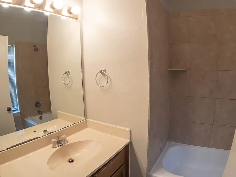 2801 Rio Grande St #307 — Photo 11