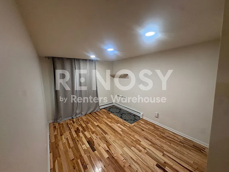 4201 Lakeside Ave N #111 — Photo 12