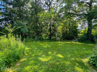 Carlton Dr, Ann Arbor, MI 48108