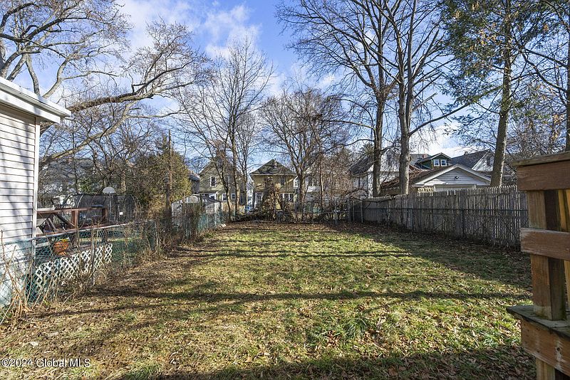 5th image of 11 Carroll Terrace