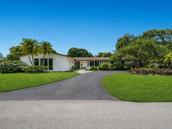 8520 SW 151st St, Palmetto Bay, FL 33158