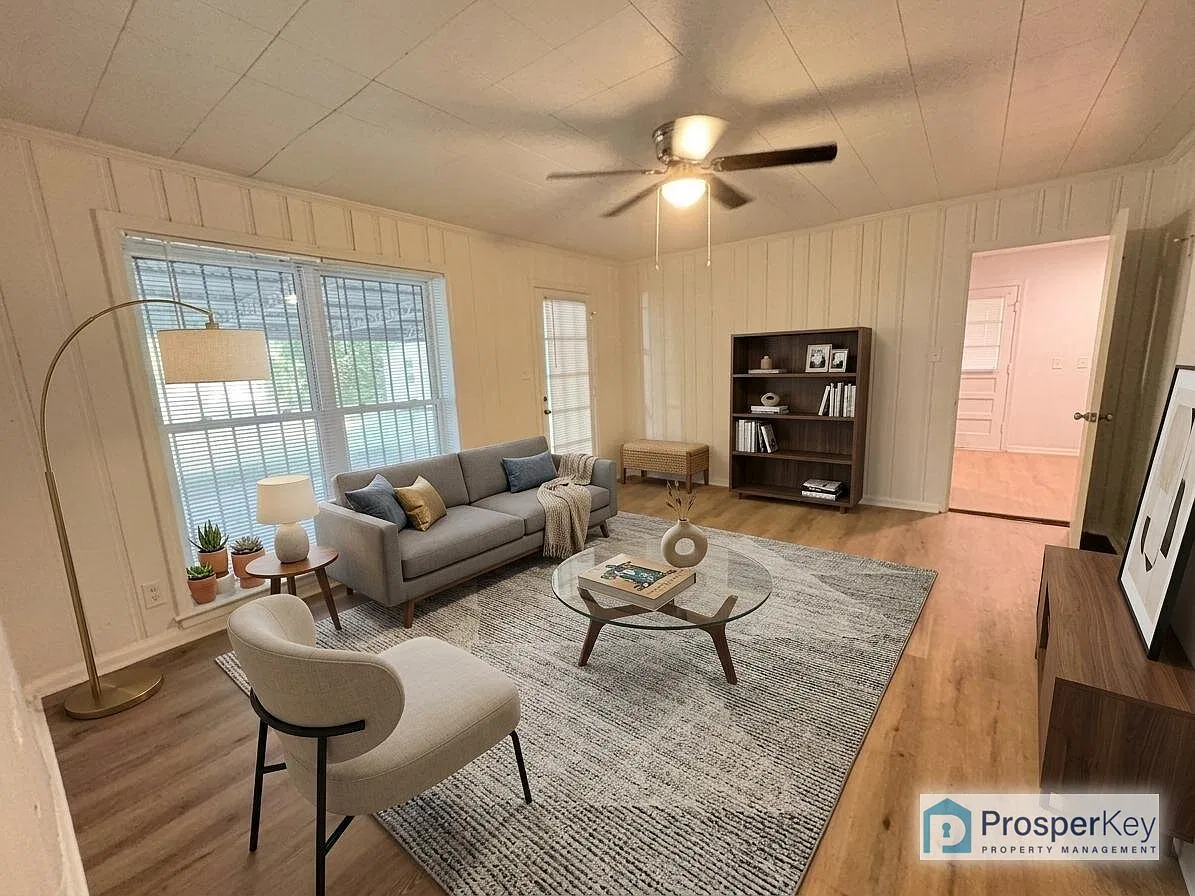 2215 Biltmore Ave — Photo 3
