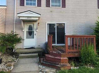 28315 Raleigh Crescent Dr, New Baltimore, MI 48051