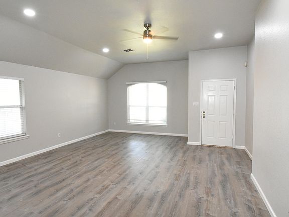 4th image of 10020 Chapel Rock Dr