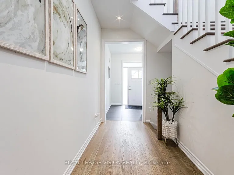 33 Bremner St #MAIN — Photo 6