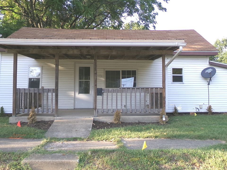 1st image of 407 E Woodlawn St