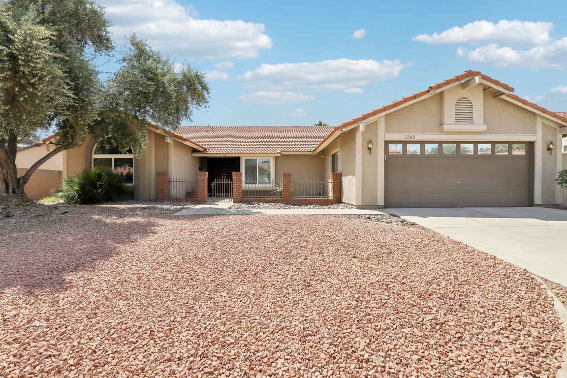 Palmdesert Way-1504-001.jpg