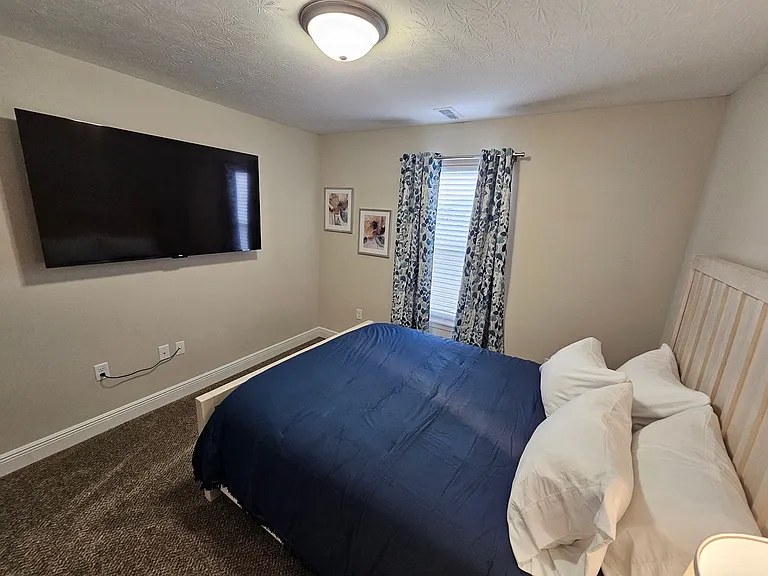 2224 Morris Ave — Photo 42