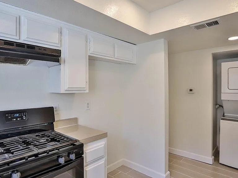 4201 W 5th St #205 — Photo 10