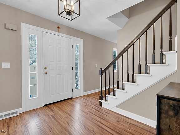 2nd image of 115 Southwyck Dr