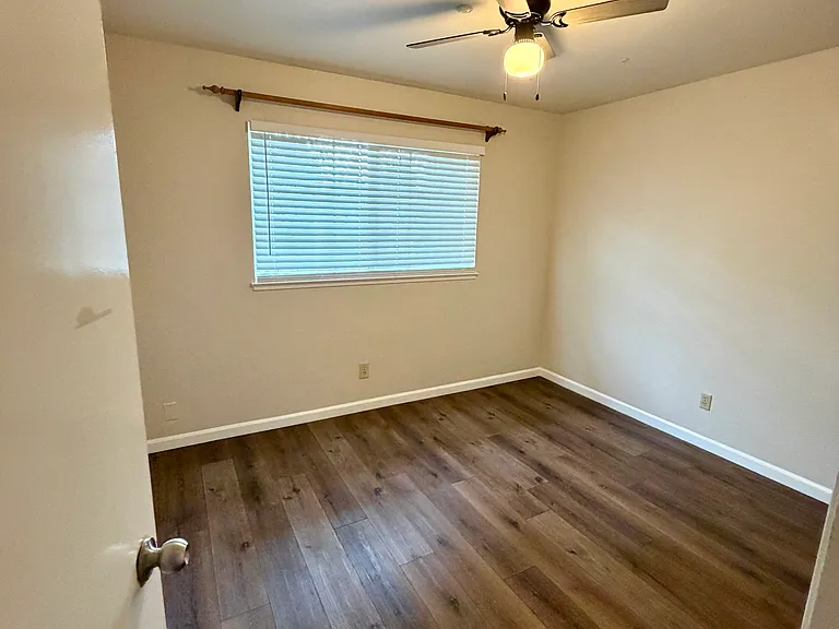 2704 Finlandia Ave — Photo 14