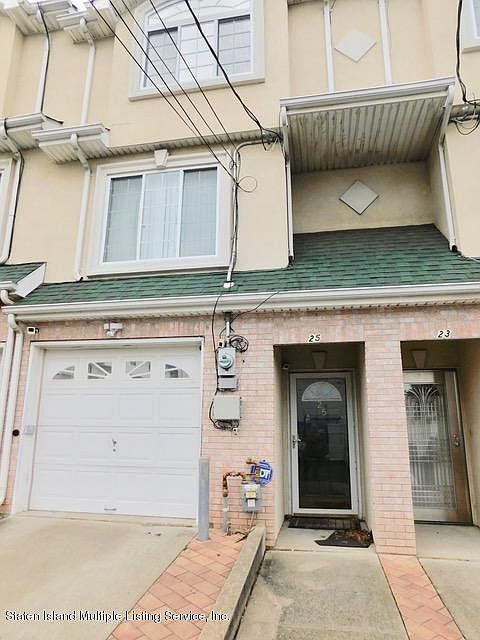 1st image of 25 Merivale Ln