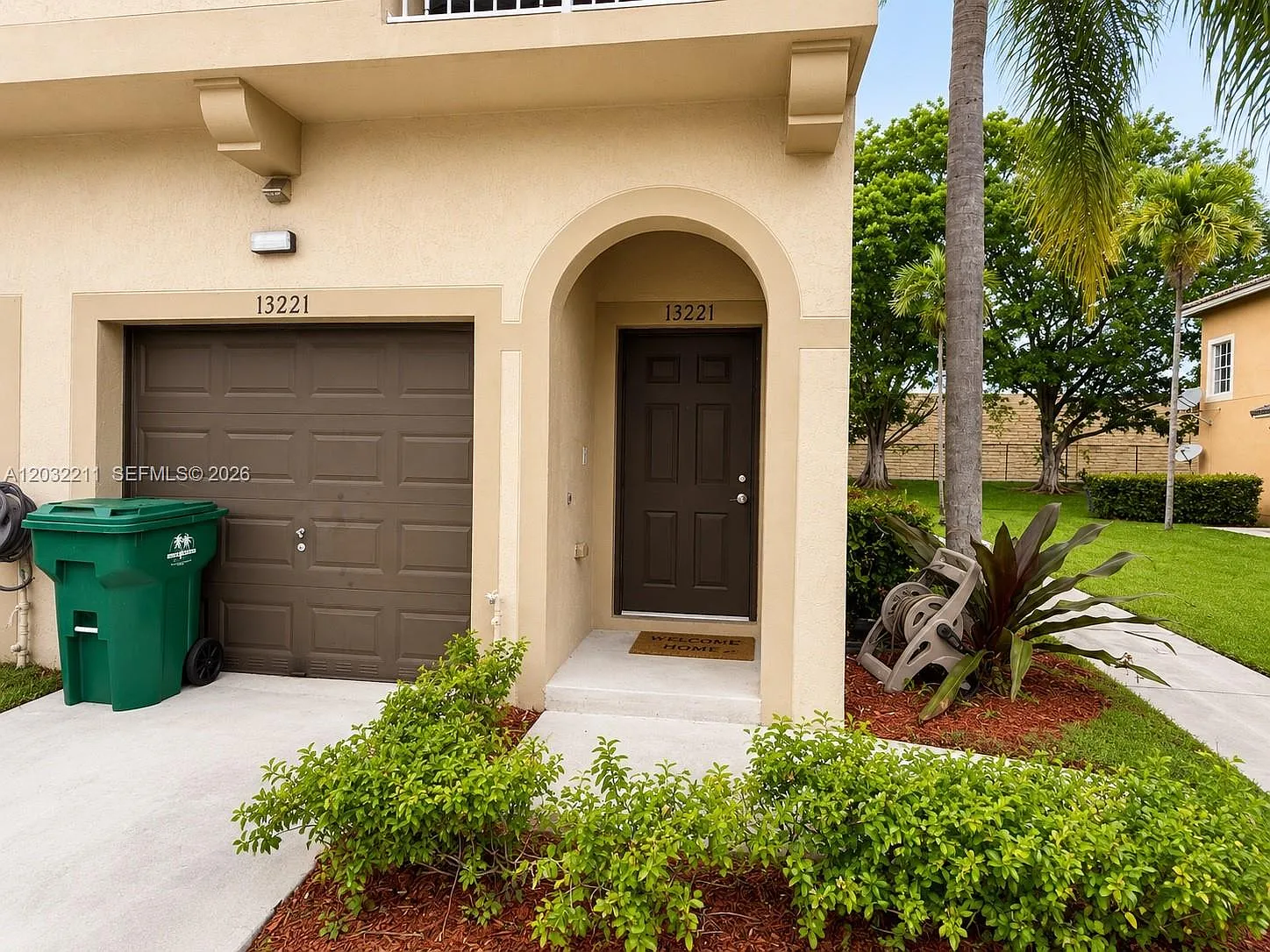 2 bed, 2.0 bath, 1036 sqft, $2,599 — Photo 1