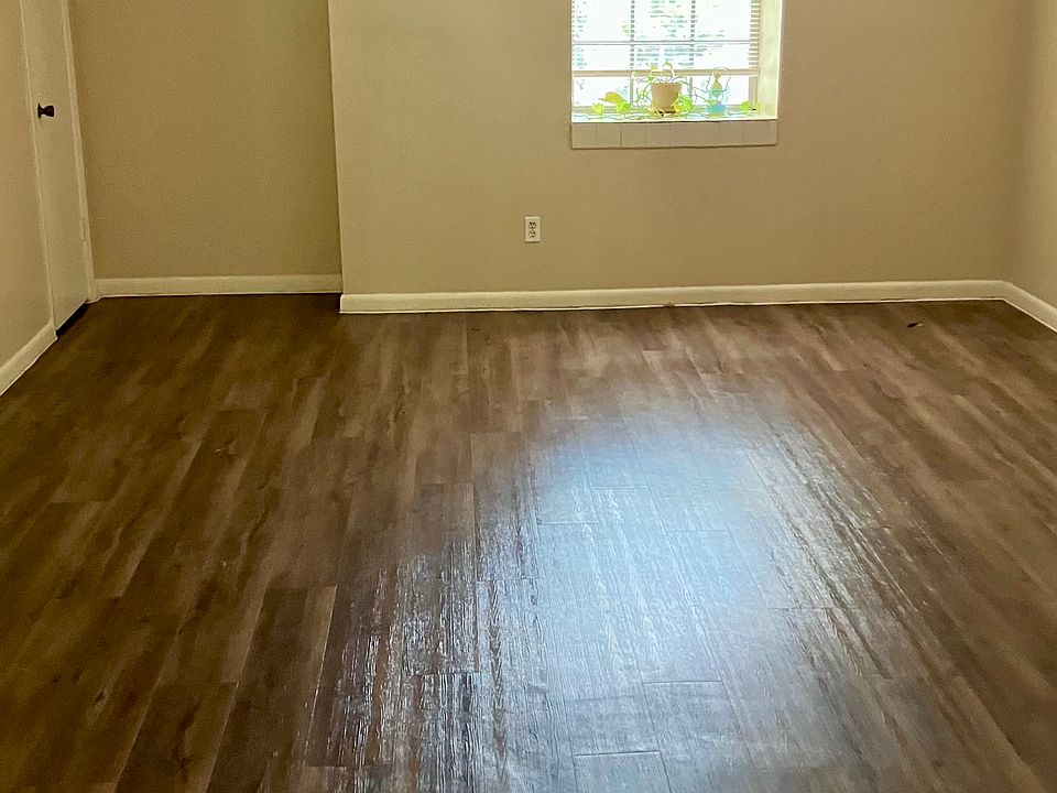 Living room with entrance