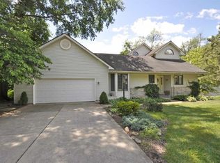 26524 Inverness Dr, South Bend, IN 46628