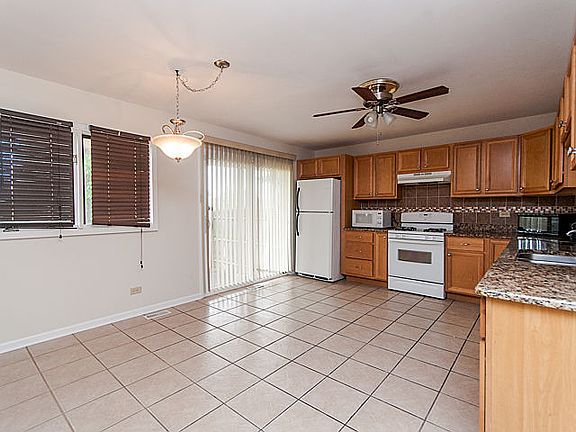 2nd image of 22448 Franklin Dr