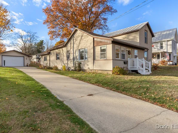 533 Rich St, Ionia, MI 48846