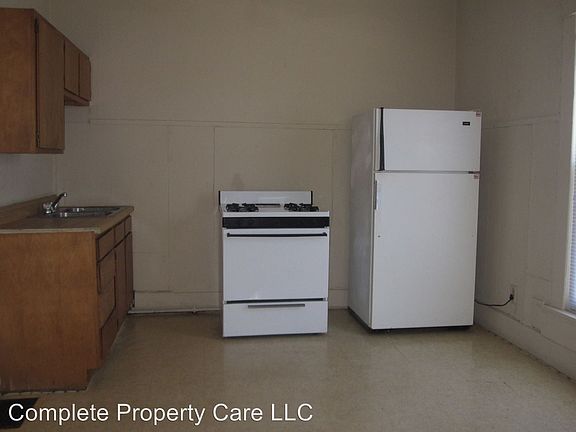 4th image of 733 N Elm St #3