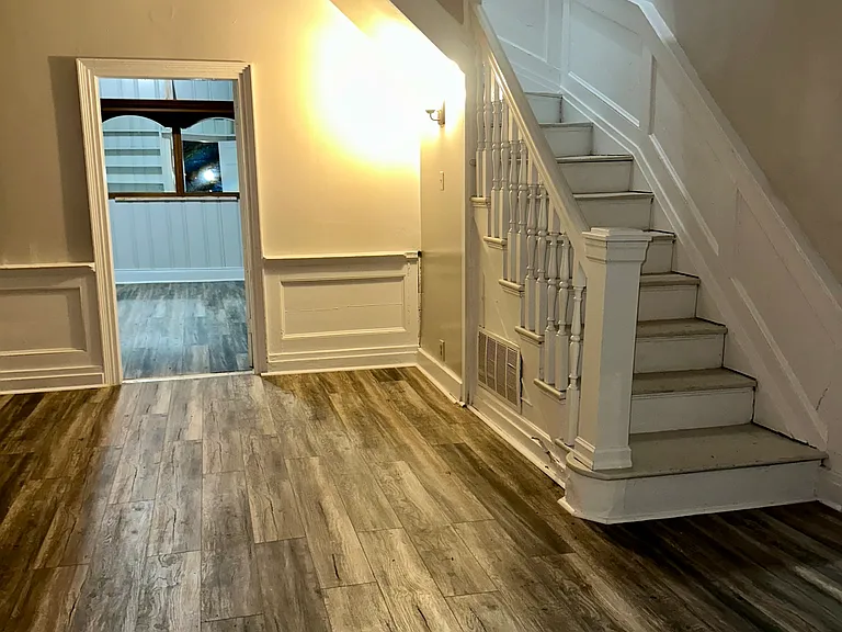 514 S College St — Photo 18