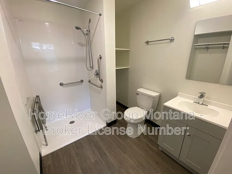320 Clay St #104 — Photo 11