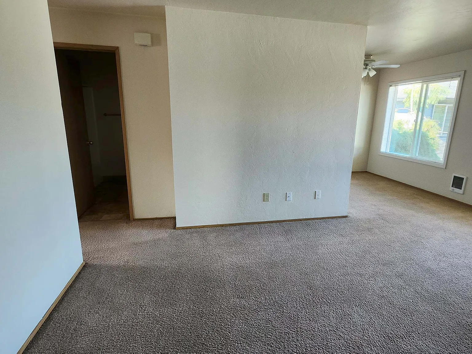 2 bed, 800 sqft, $1,375 — Photo 2