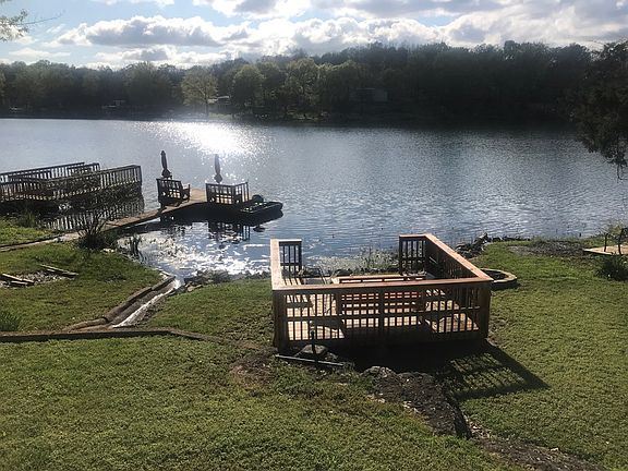 3rd image of 40 E Lakeshore Dr