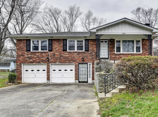 4914 Manslick Rd, Louisville, KY 40216