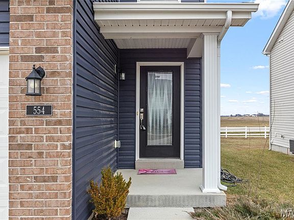 3rd image of 554 Summer Glen Ln
