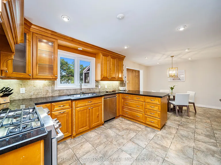 194 Glenada Ct — Photo 22