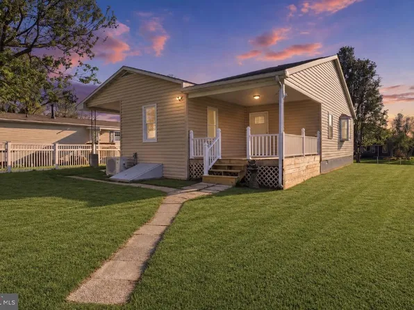 38 Stanley Dr, New Oxford, PA 17350